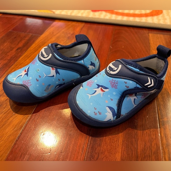 Water Shoes - Picture 2 of 2